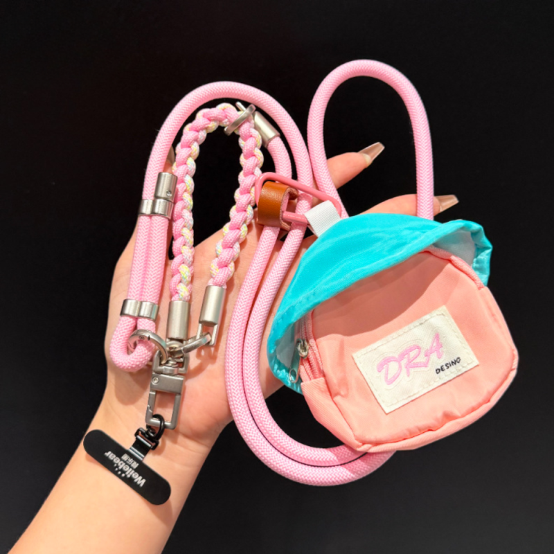 Collier Téléphone Cordon Long Tressé Bicolore Rose avec Mini Pochette Collier Téléphone Cordon Long Tressé Bicolore Rose avec Mini Pochette