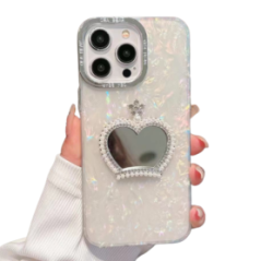 Coque de protection iPhone nacrée avec miroir cœur, perles et couronne