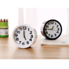 Round white quartz travel alarm clock ECO | Smarty