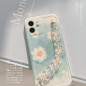 Coque motif aquarelle fleurs bleues Mayline – collier laser
