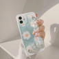 Coque motif aquarelle fleurs bleues Mayline – collier laser