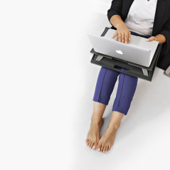 NGS Lapnest 15.6" laptop stand black | Smarty Paris