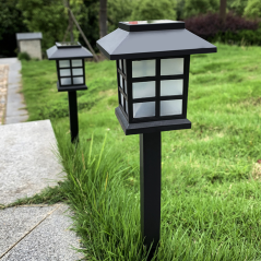 Garden Solar Small House Light 2-Pack