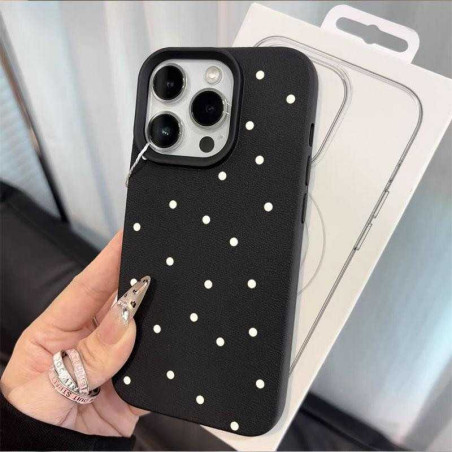 Coque texture litchi pour iPhone – Noir classique à pois blancs