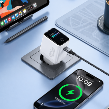 GaN PD USB-C Charger XSSIVE XSS-AC87 with Smart Display – 45 W, white